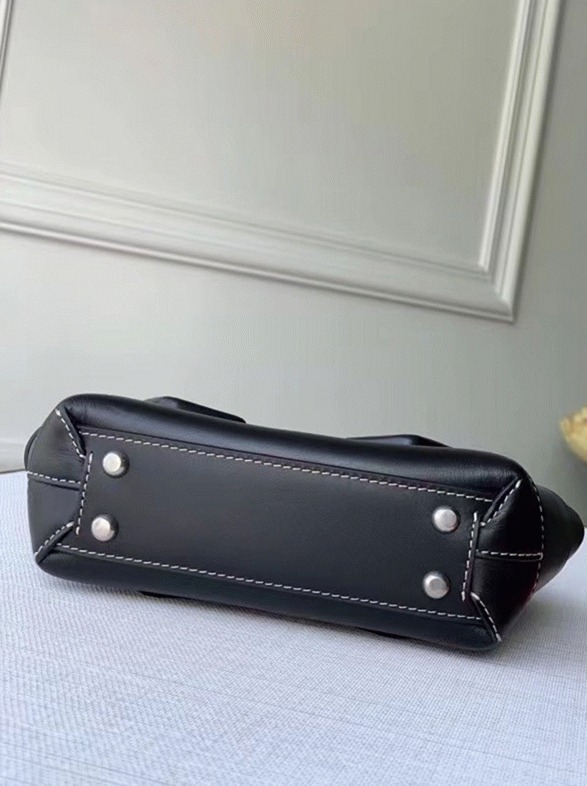Top Quality Replica B0tt*ga Ven*ta Arco Mini Bag In Black