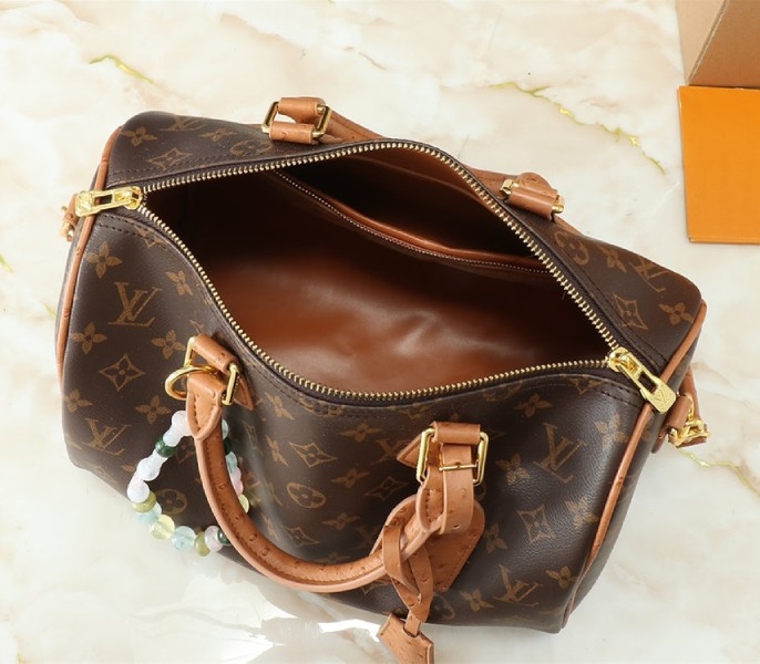 L0vis Vvtt0n Monogram Canvas Soft Speedy 30 Boho Handbag In Tan