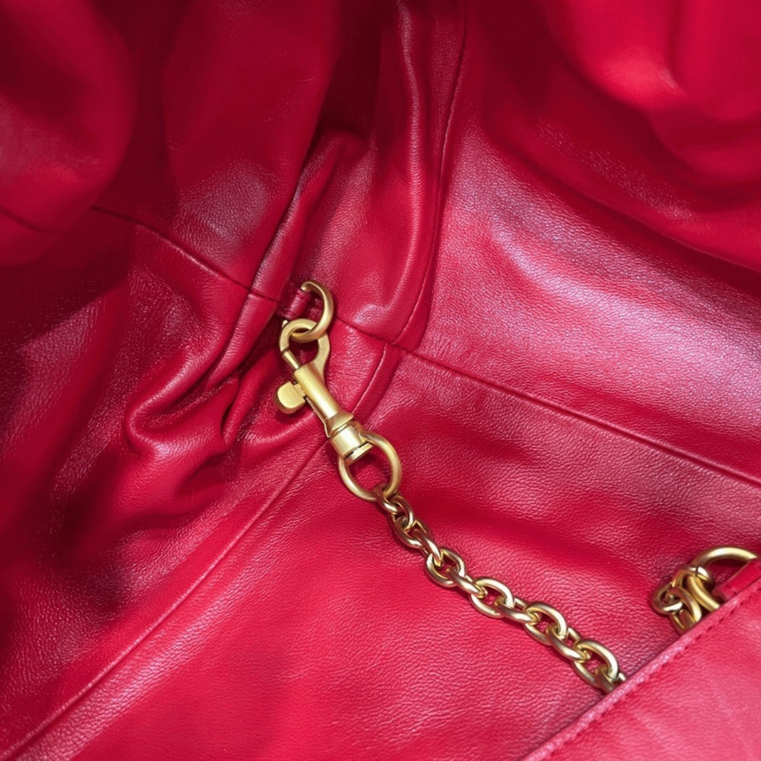 Fake B0tt*ga Ven*ta Large Pouch Clutch Bag Red