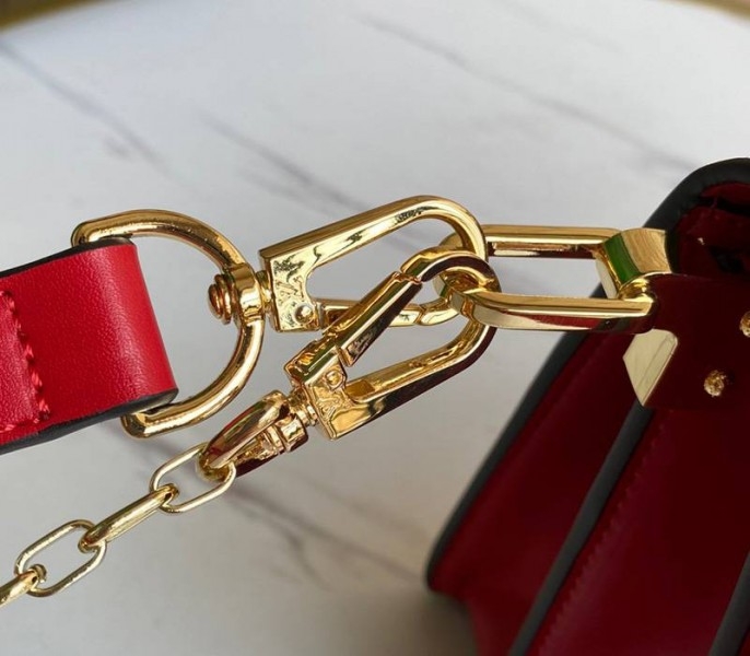 L0vis Vvtt0n Dauphine Lugano MM Bag In Bloody Mary Red