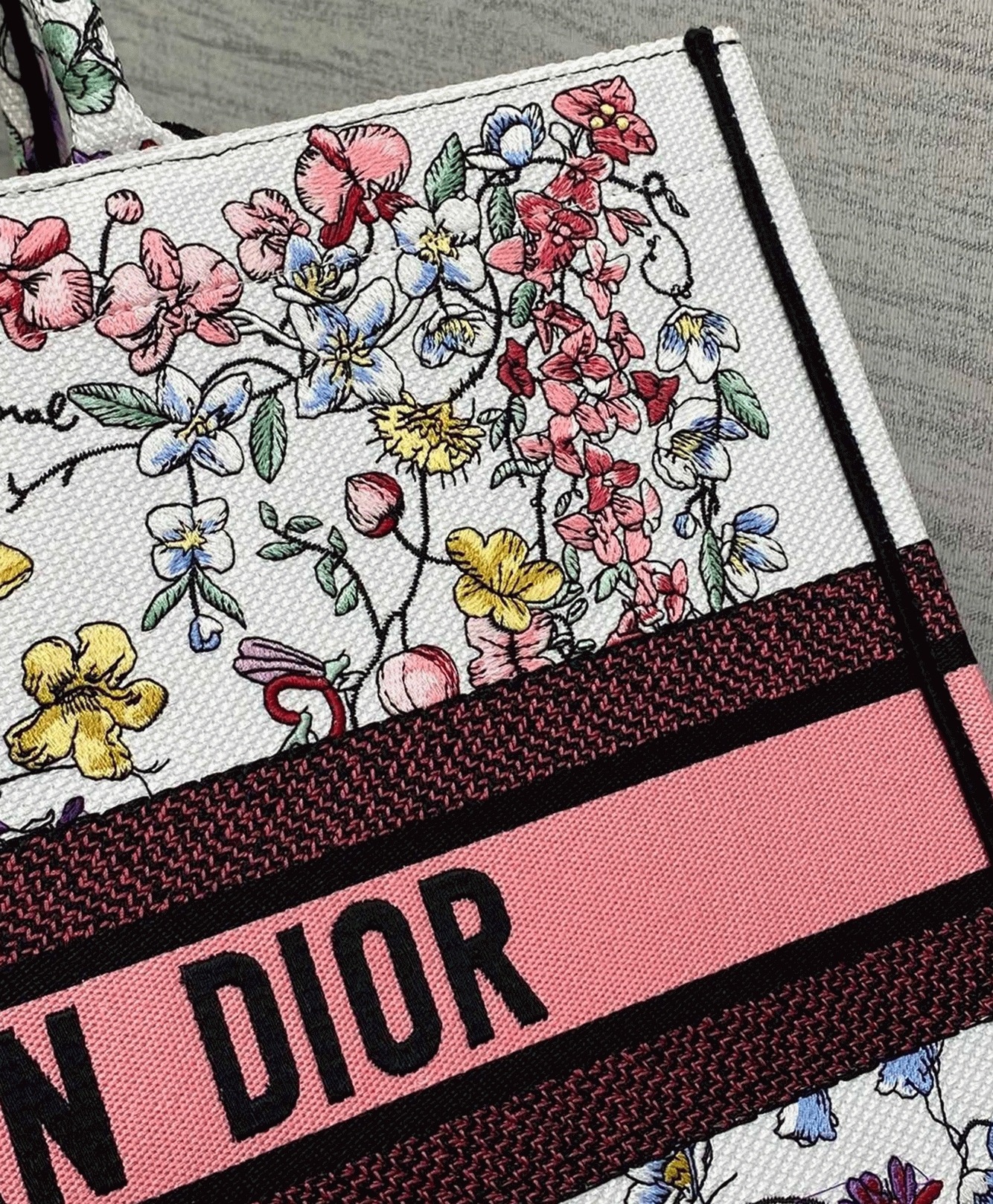 D10r Large Book Tote Bag Replica in White Multicolor Florilegio Embroidery