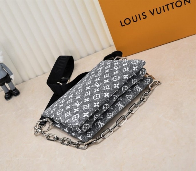 L0vis Vvtt0n Jacquard Denim Coussin PM Bag In Black