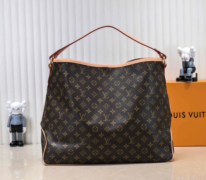 L0vis Vvtt0n Monogram Canvas Delightful GM Tote In Beige