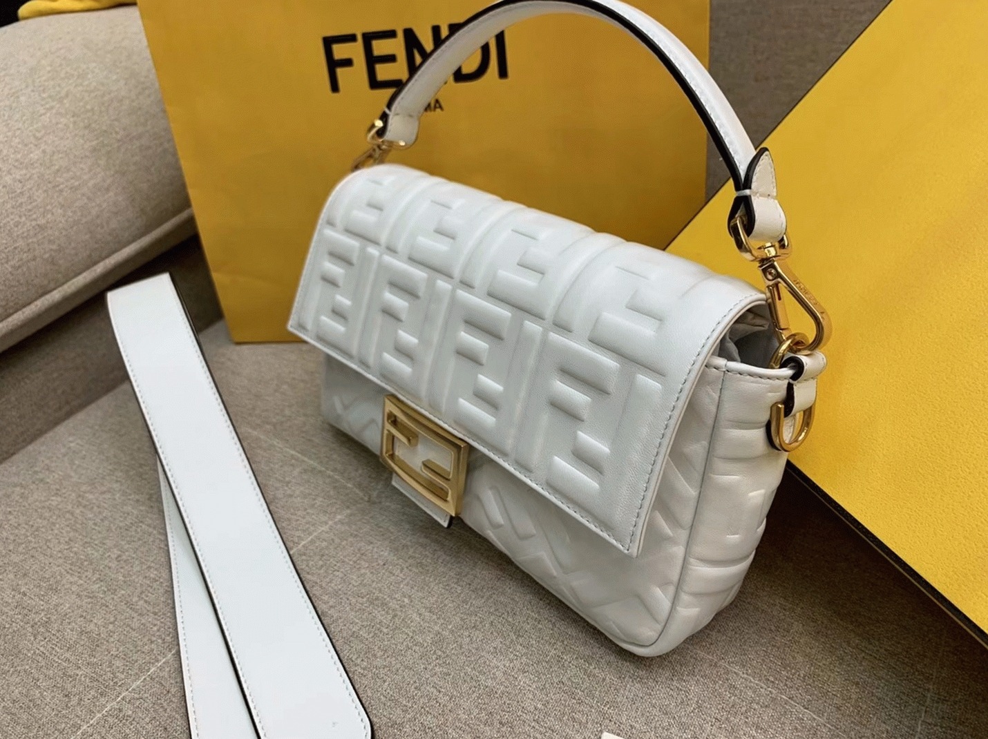 Top Quality Knockoff F**di Medium Baguette Bag In White FF