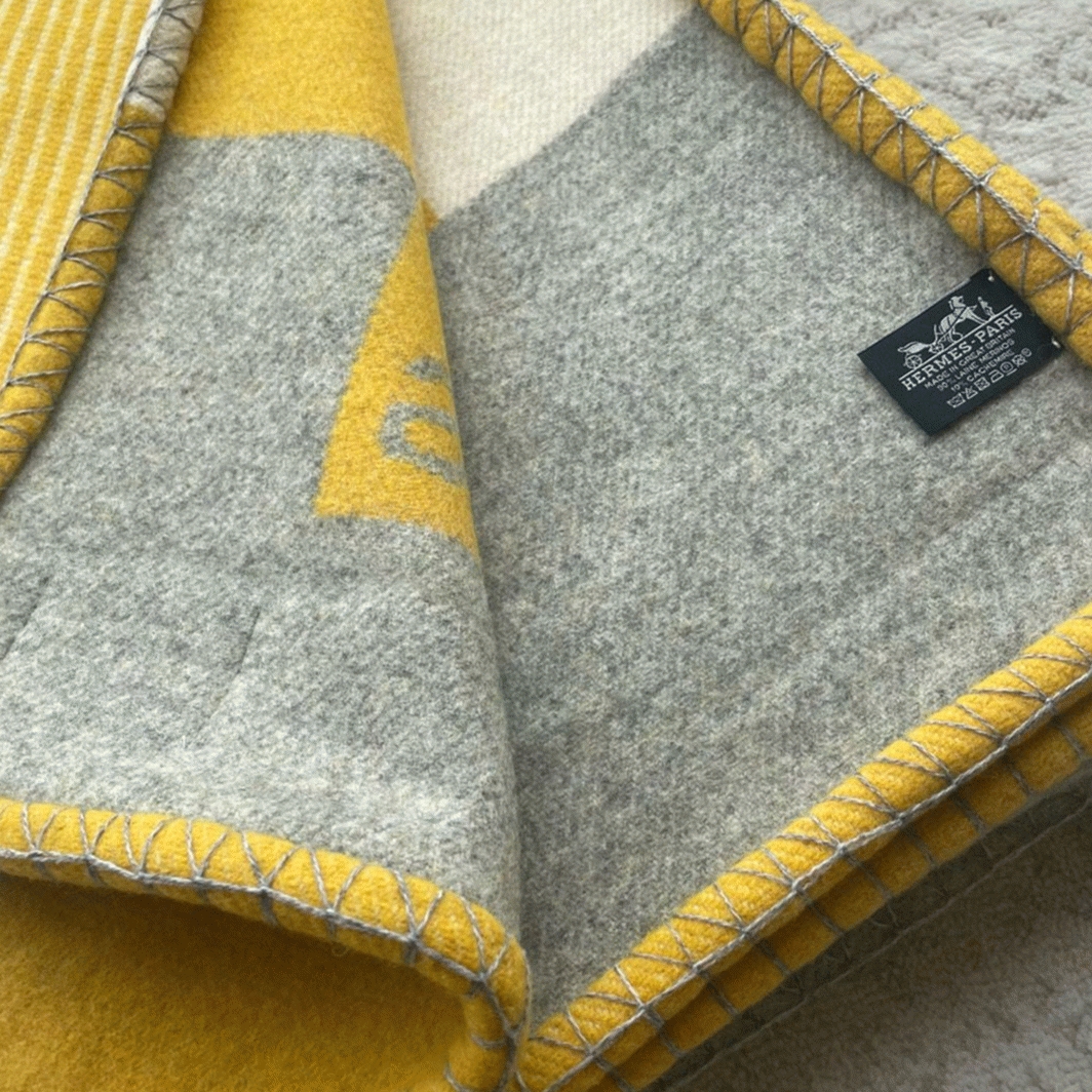 Replica H**me5 H Riviera blanket in yellow wool and cashmere