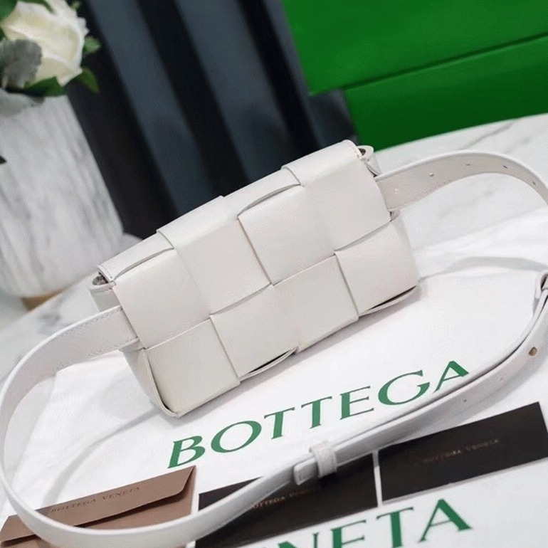 Replica B0tt*ga Ven*ta Cassette Belt Bag White