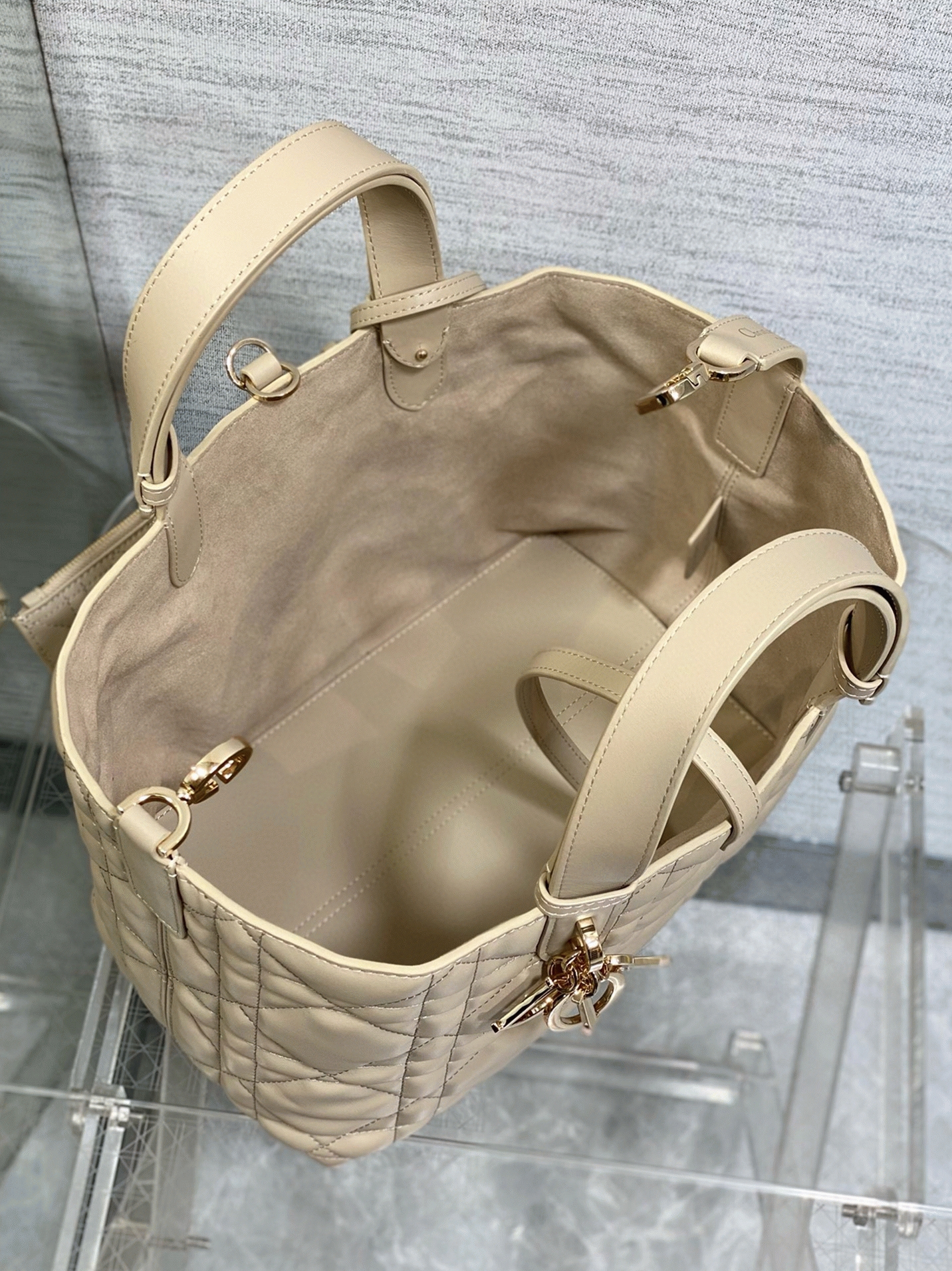 D10r Toujours Medium Bag Knockoff in Beige Macrocannage Calfskin