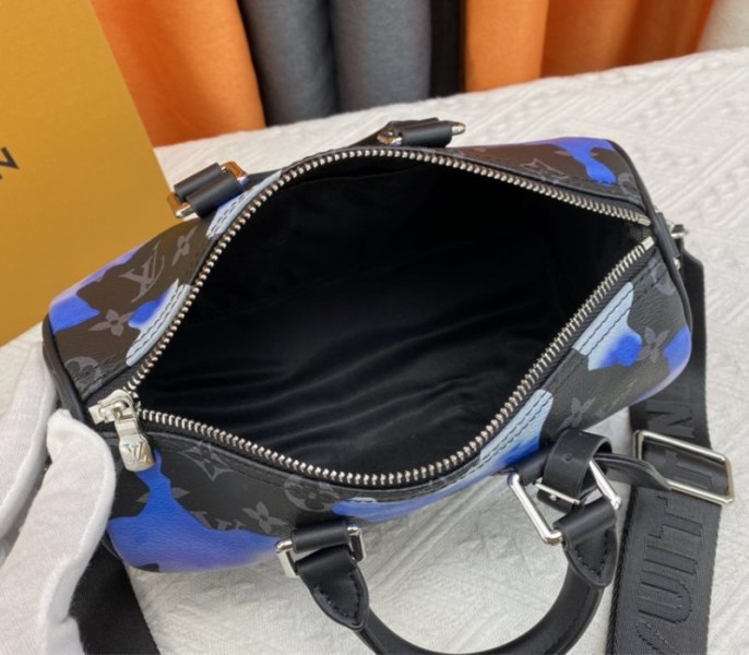 L0vis Vvtt0n Monogram Eclipse Keepall Bandouliere 25 Travel Bag In Blue And Purple Sunrise