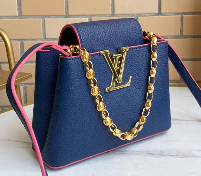 L0vis Vvtt0n Capucines Mini Chain Bag In Navy Blue