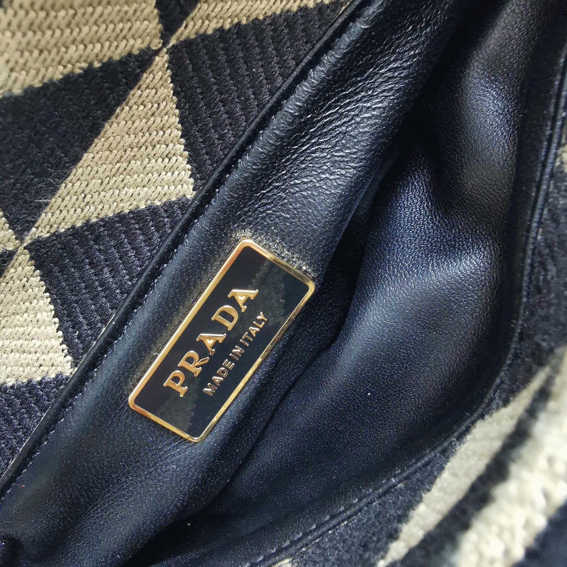 Pra*a S*pernova Small Shoulder Bag Imitation in Black/Beige