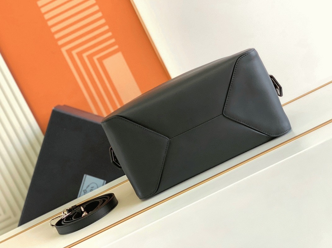 Pra*a S*pernova Small Top Handle Bag Fake in Black
