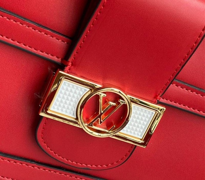 L0vis Vvtt0n Dauphine Lugano MM Bag In Bloody Mary Red