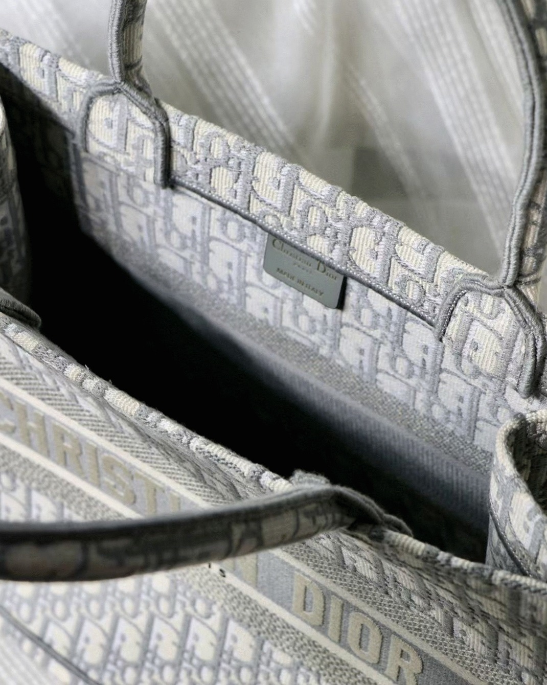 D10r Medium Book Tote Bag Faux in Grey D10r Oblique Embroidery