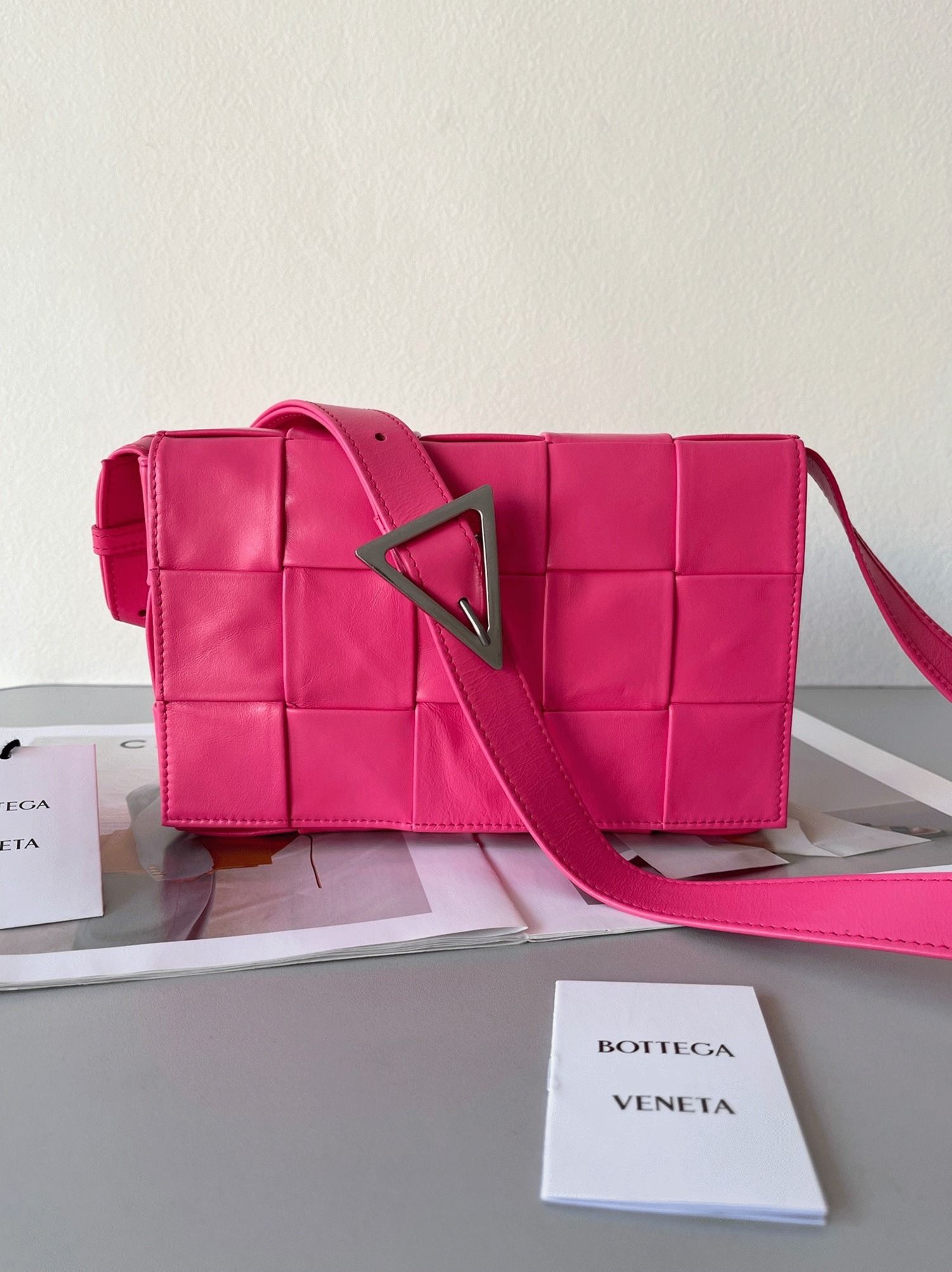 Top Quality Fake B0tt*ga Ven*ta Cassette Bag In Lollipop