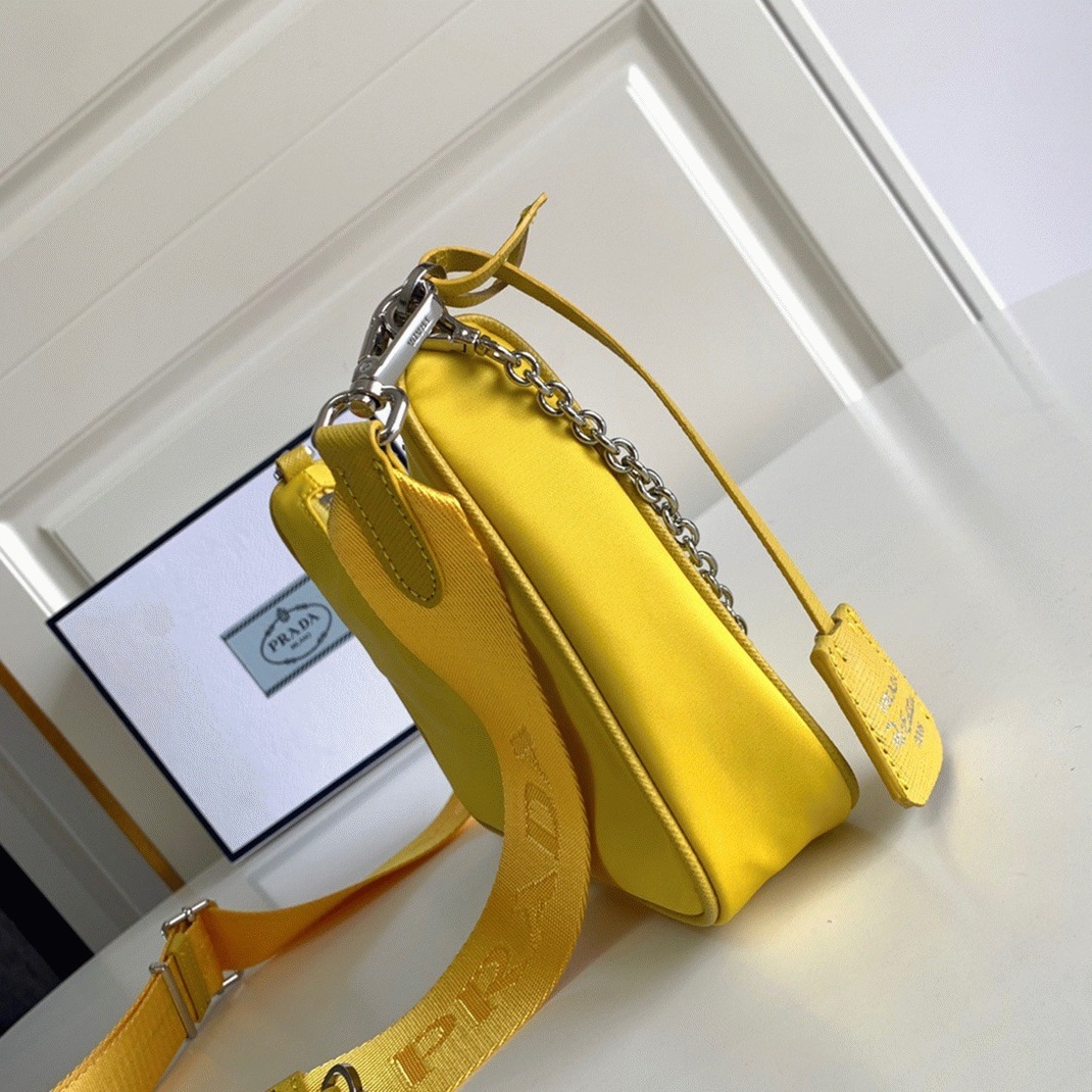 Pra*a Re-Edition Shoulder Bag Fake in Yellow