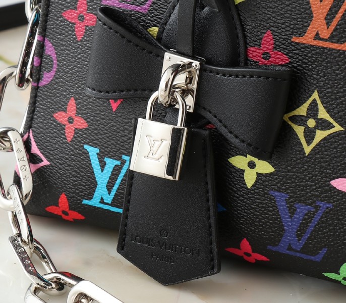 X TM Multicolored Onthego East West Chain In Black