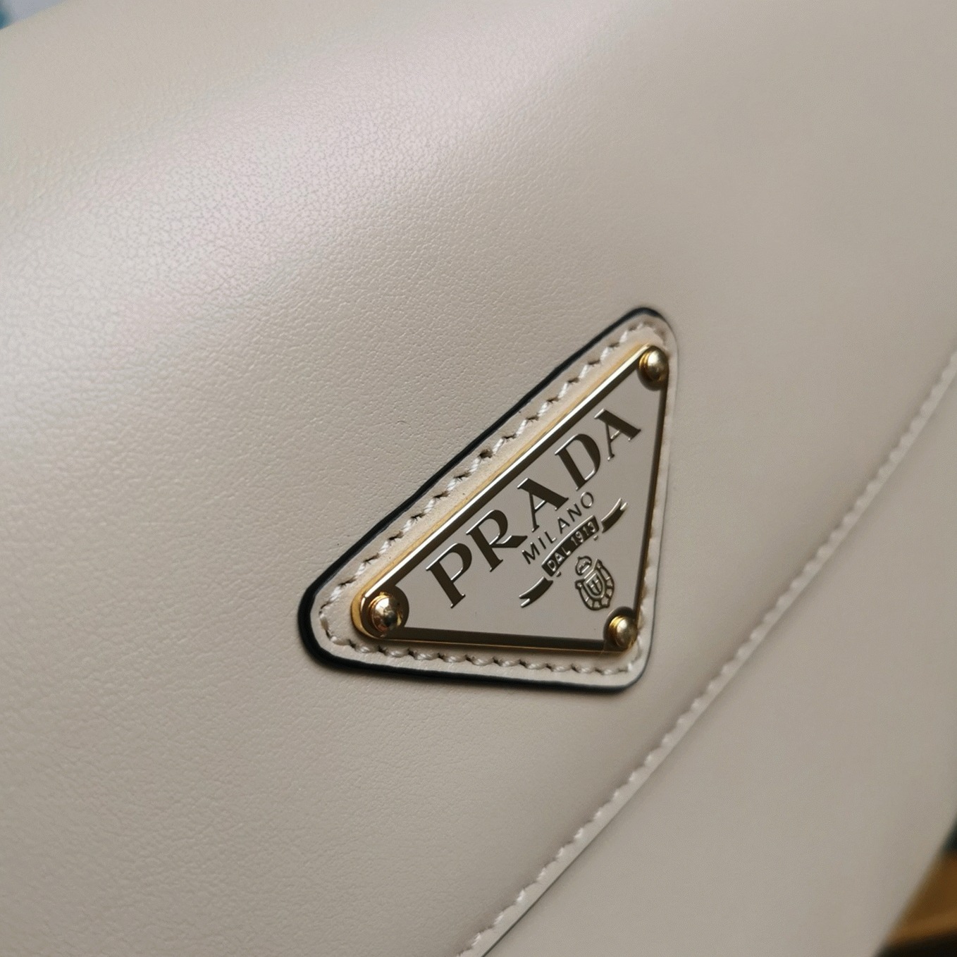 Pra*a Arque Shoulder Bag with Flap Replica in Beige