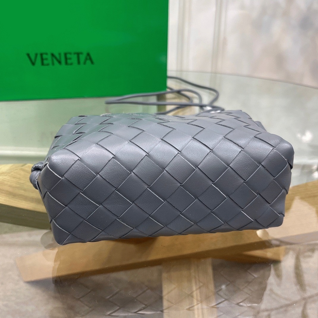 Fake B0tt*ga Ven*ta Loop Mini Bag Grey