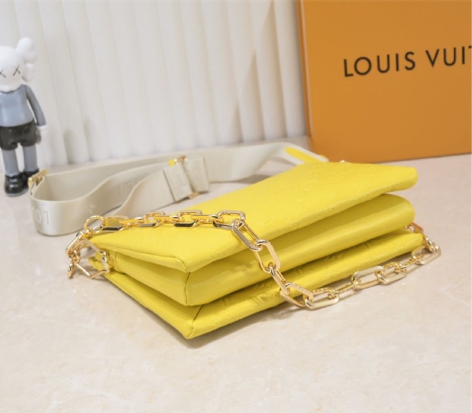 L0vis Vvtt0n Coussin PM Bag In Yellow With Jacquard Strap