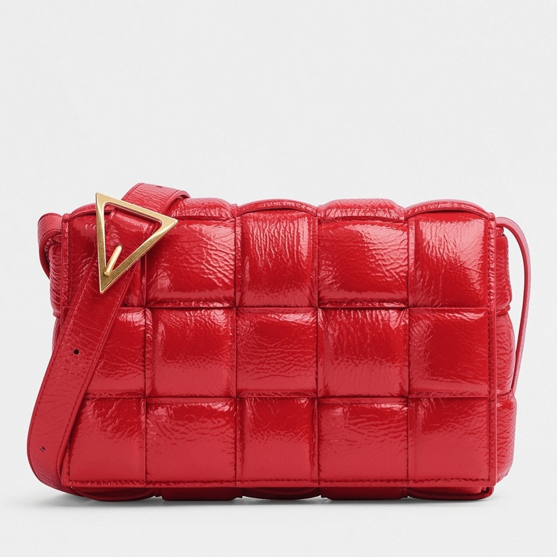 Top Quality Knockoff B0tt*ga Ven*ta Padded Cassette Bag In Red