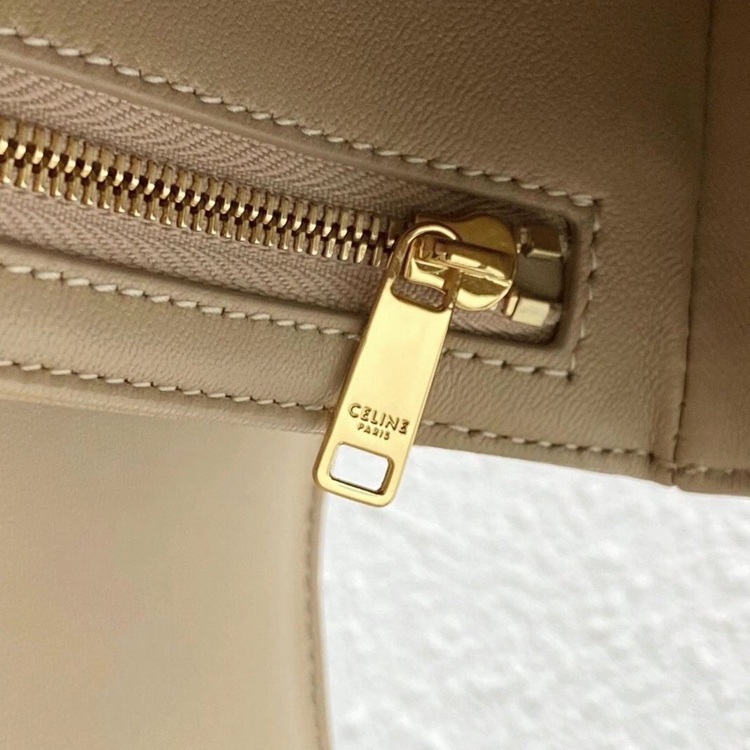 Top Quality Imitation Ce1i*e Triomphe Medium Bag In Nude