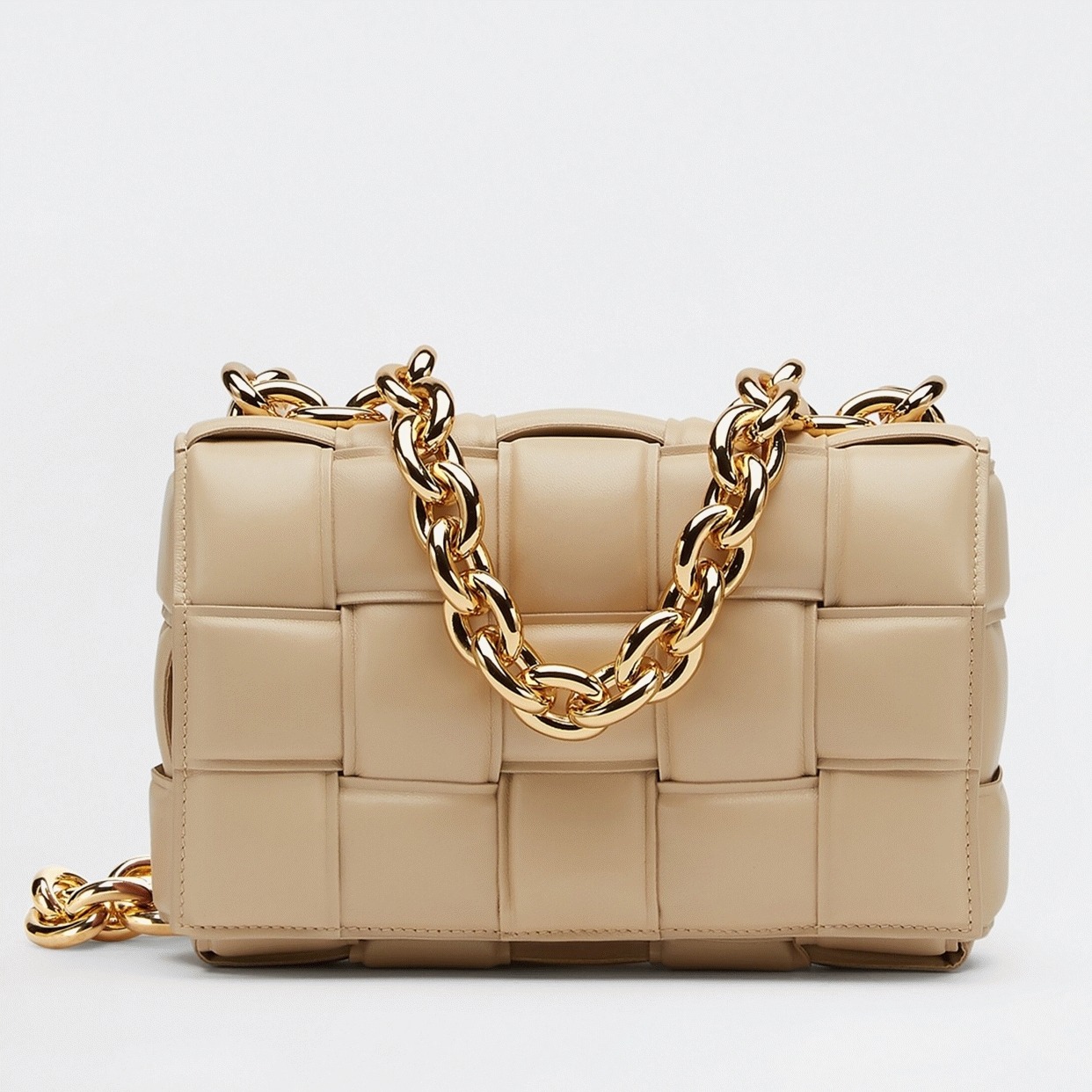 Top Quality Faux B0tt*ga Ven*ta Chain Cassette Bag In Porridge