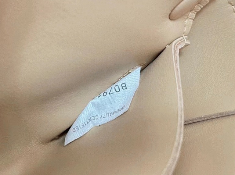 Fake B0tt*ga Ven*ta Cassette Belt Bag Beige