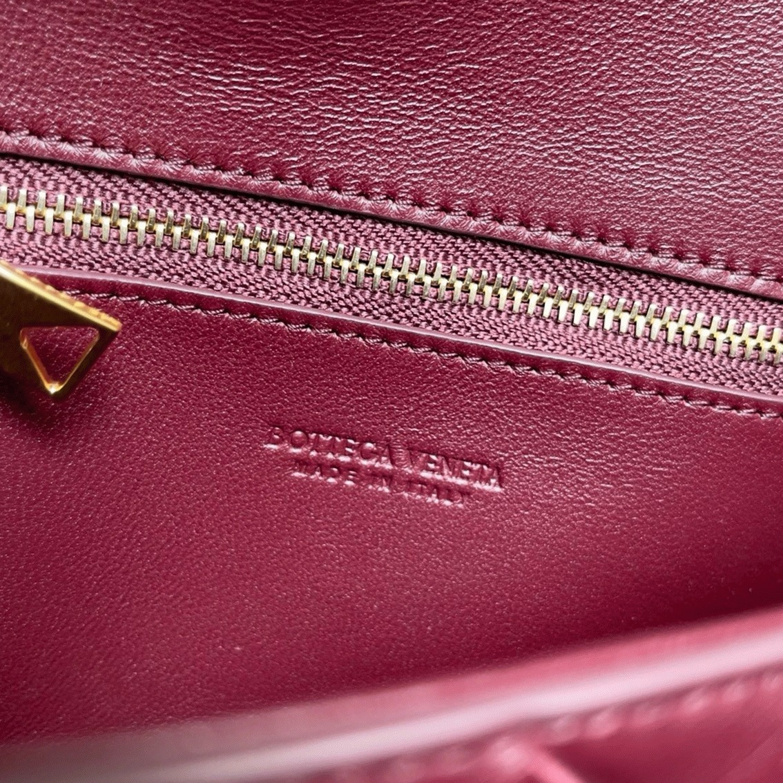 Replica B0tt*ga Ven*ta Mini Andiamo Cross-Body Bag Fondant