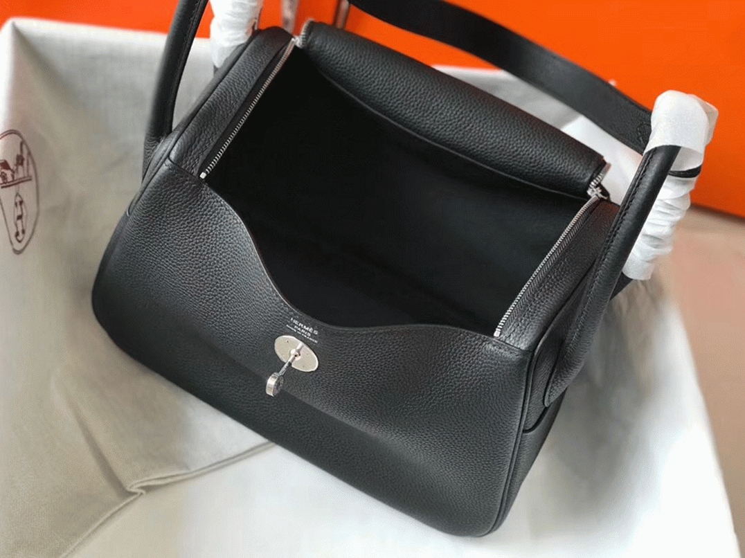 Designer replica H**me5 Lindy 26cm handbag in black