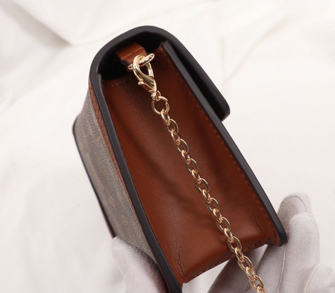 L0vis Vvtt0n Monogram Reverse Canvas Dauphine Chain Wallet