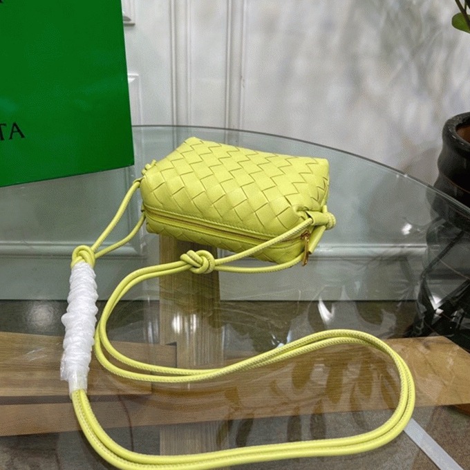 Imitation B0tt*ga Ven*ta Loop Mini Bag Kiwi