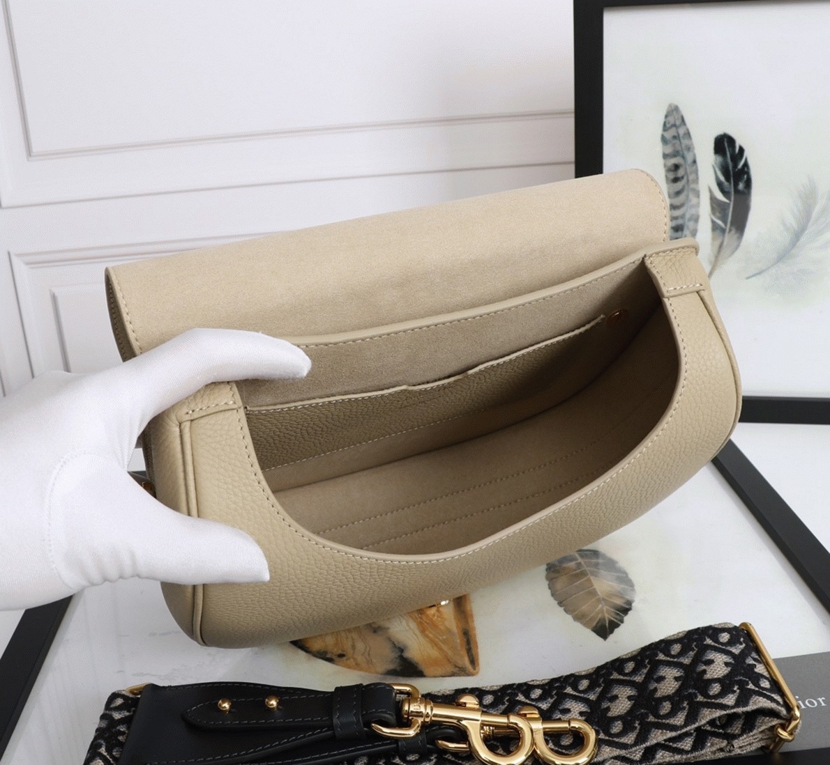 D10r Bobby Large Bag Knockoff in Beige