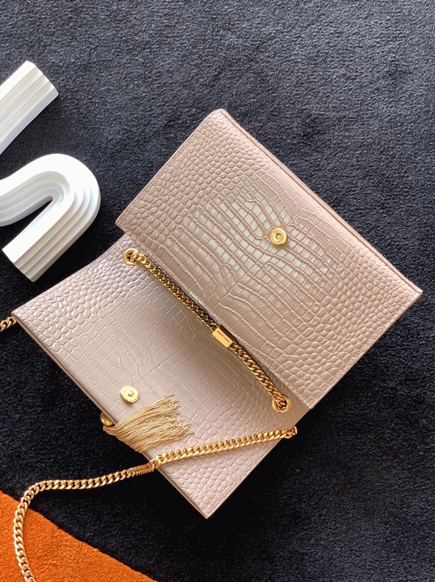 Fake Sa1nt Lau*nt Kate Medium Tassel Bag Beige Crocodile-embossed Leather