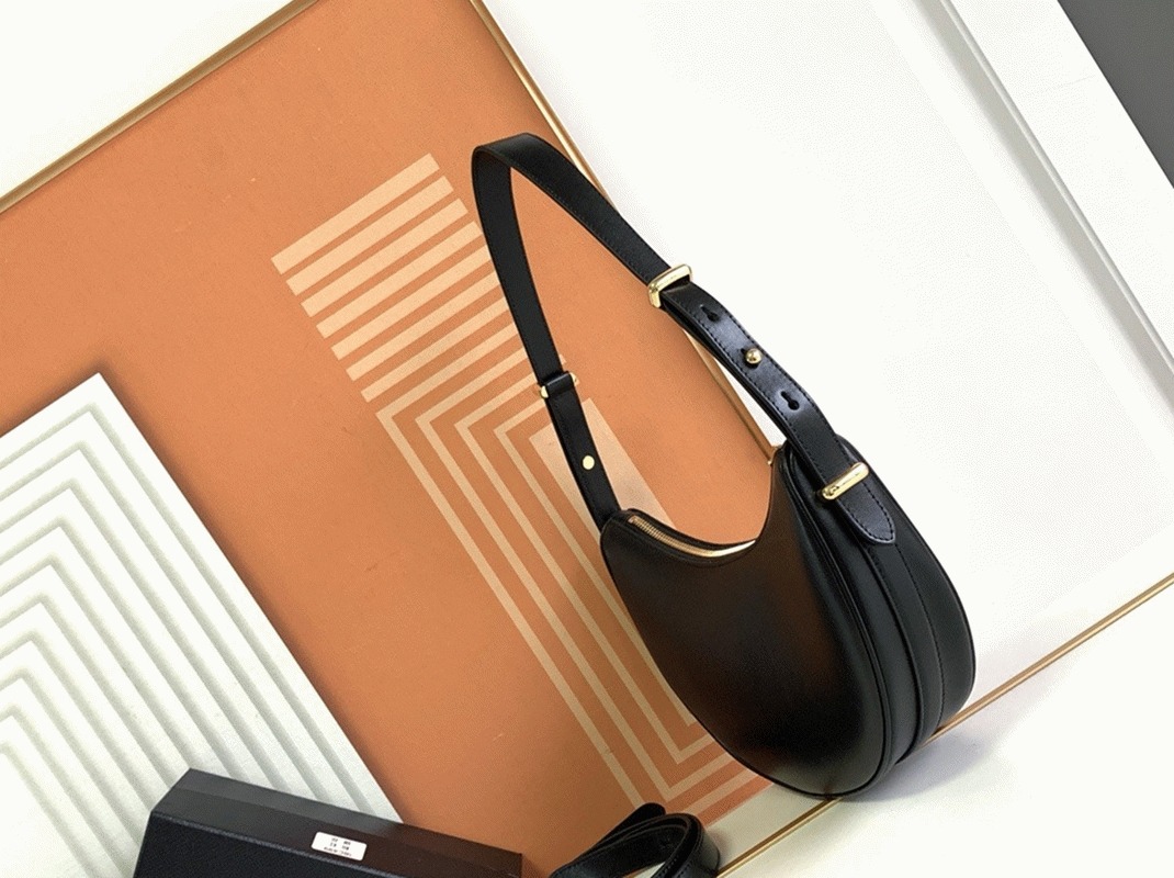Black Pra*a Arque Shoulder Bag Replica