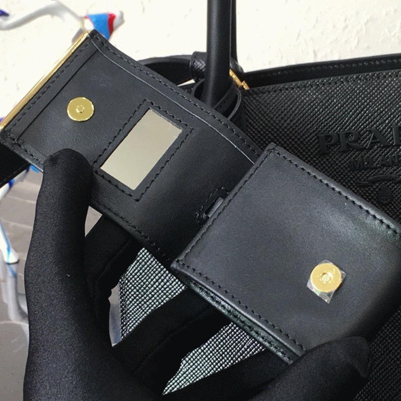 Pra*a Monochrome Small Bag Imitation in Black