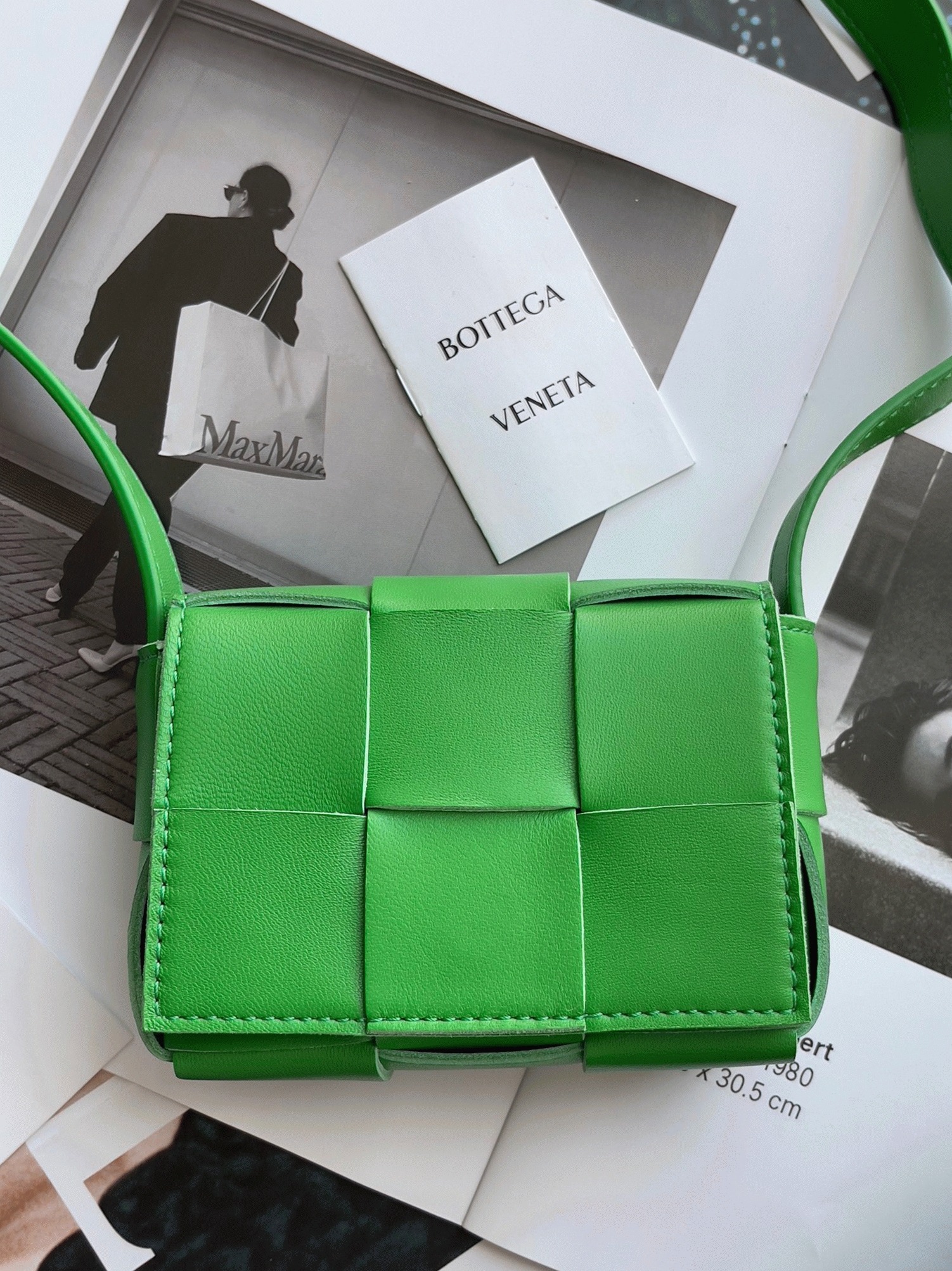 Top Quality Replica B0tt*ga Ven*ta Candy Cassette Bag In Parakeet