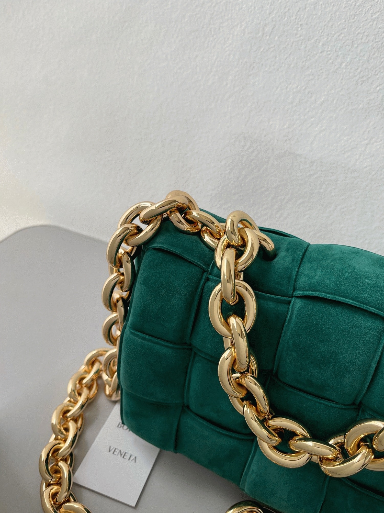 Top Quality Fake B0tt*ga Ven*ta Chain Cassette Bag In Green