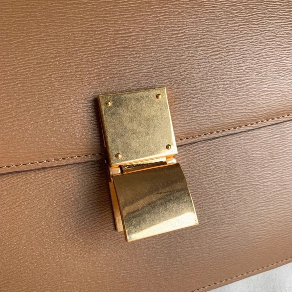 Top Quality Replica Ce1i*e Classic Box Medium Bag In Camel