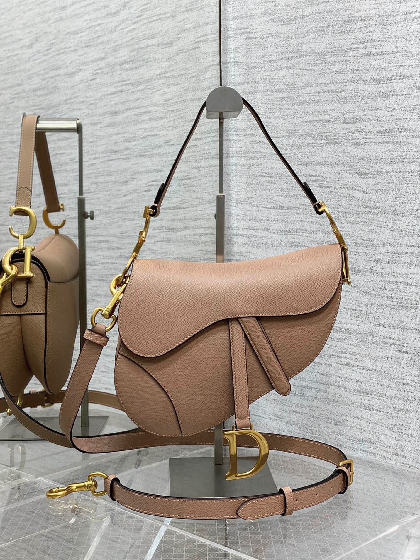 D10r Saddle Bag with Strap Knockoff in Blush Grained Calfskin