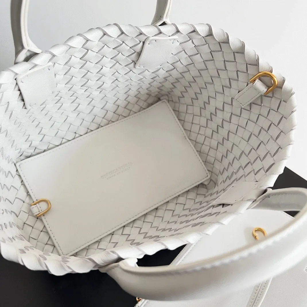 Top Quality Replica B0tt*ga Ven*ta Cabat Mini Bag In White Intrecciato Lambskin