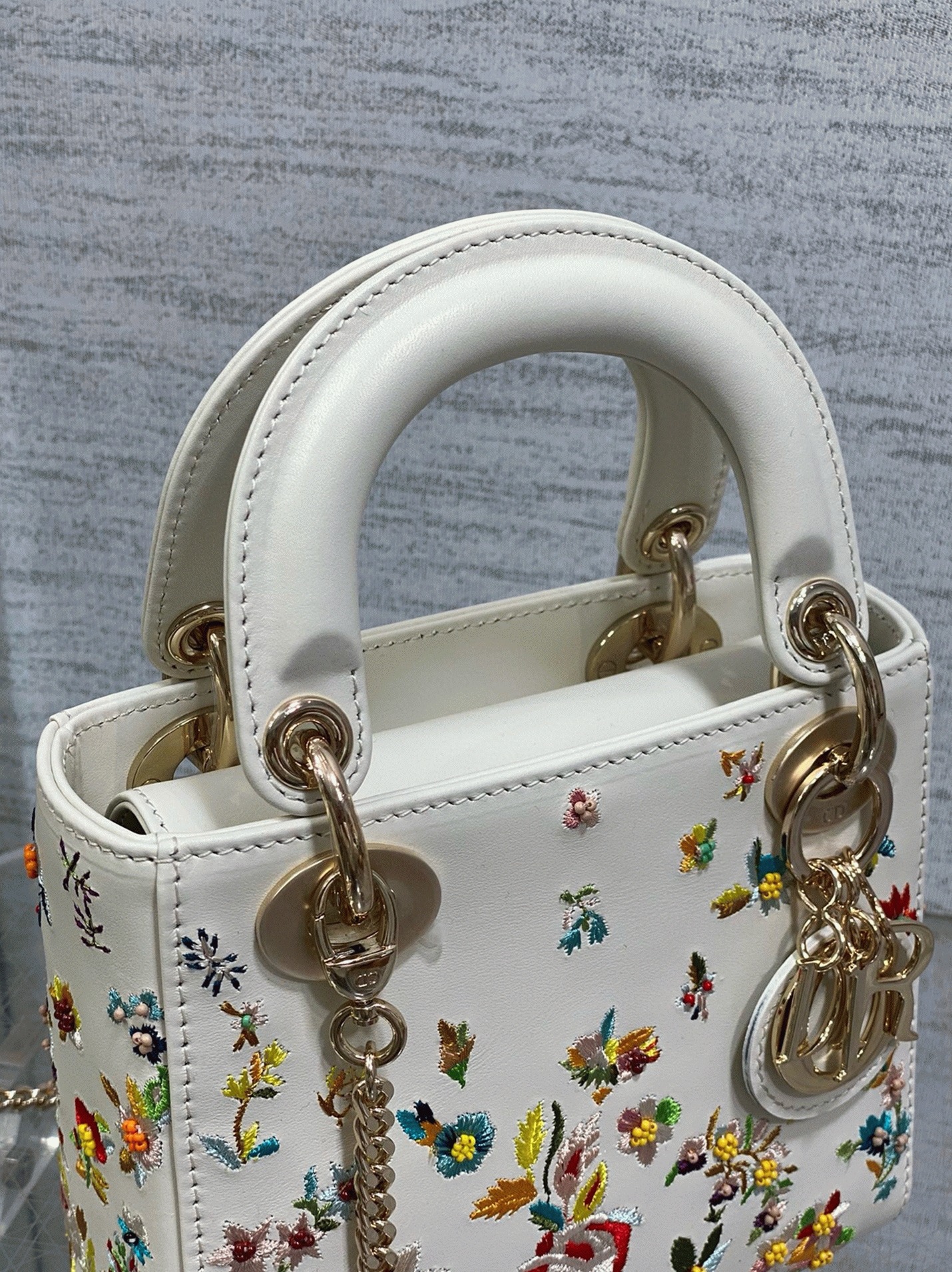 D10r Lady D10r Mini Bag Knockoff in White Calfskin with Multicolor Small Flowers