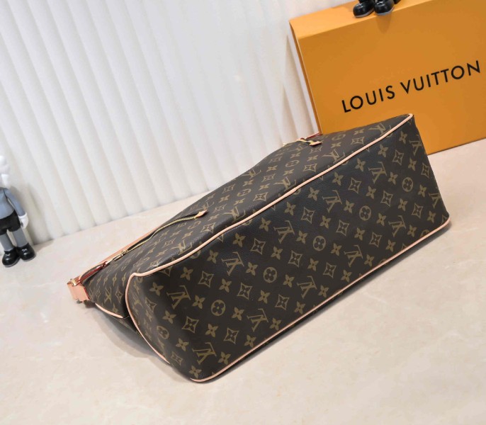 L0vis Vvtt0n Monogram Canvas Delightful GM Tote In Beige