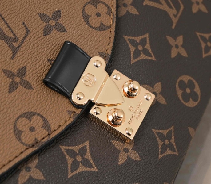 LV Monogram Reverse Canvas Metis M44876