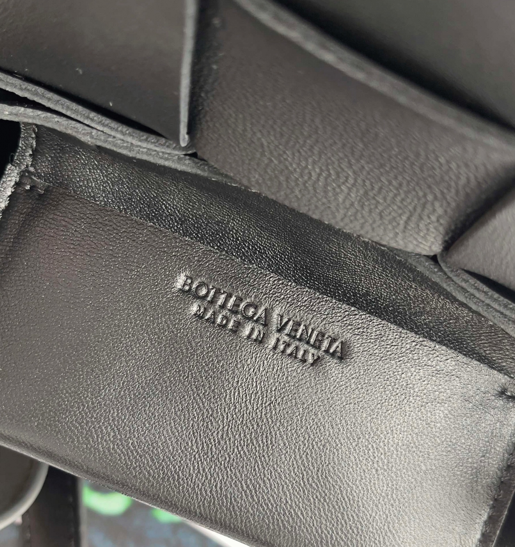 Top Quality Replica B0tt*ga Ven*ta Candy Cassette Bag In Black