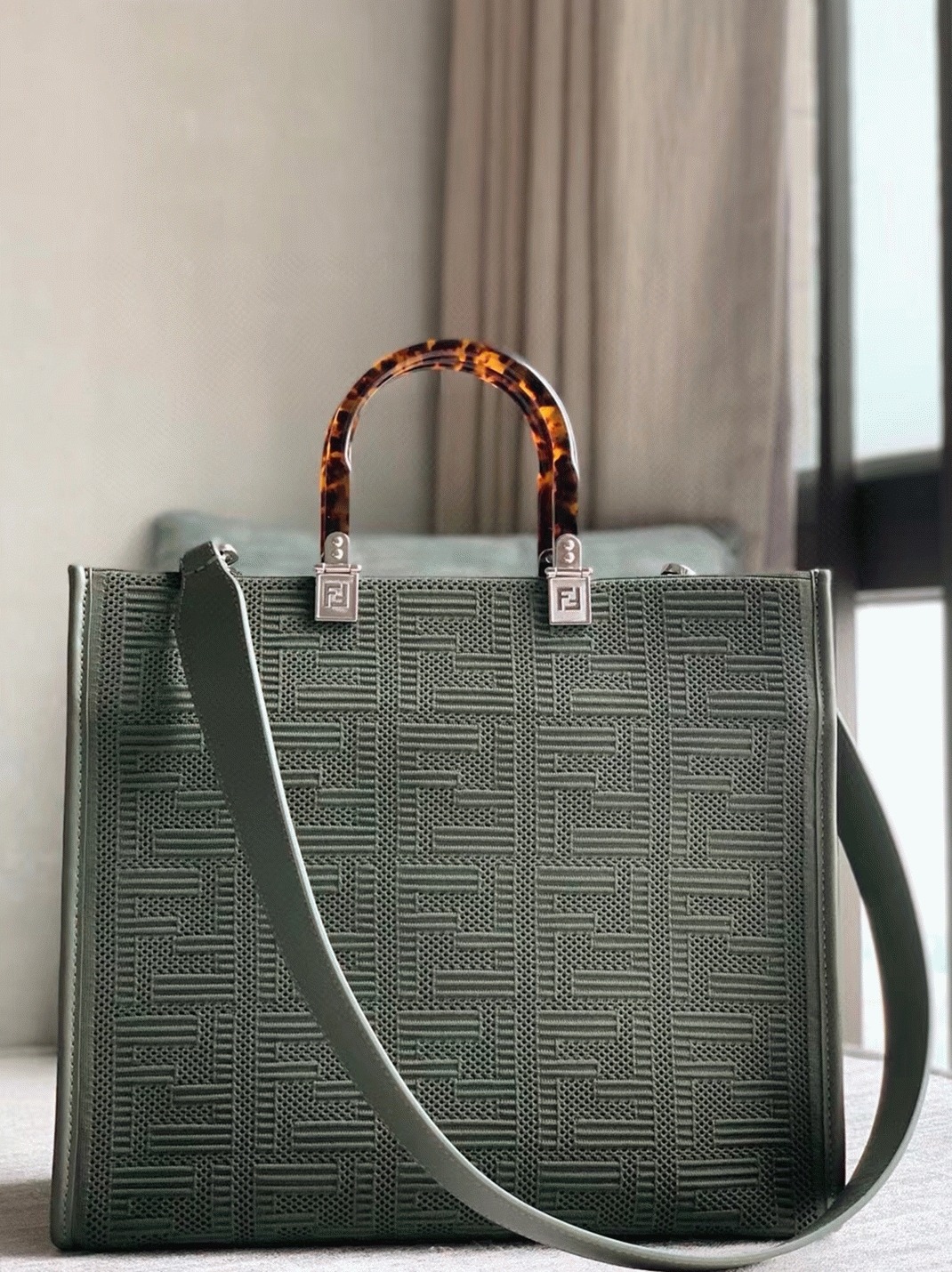 Top Quality Replica F**di Sunshine Medium Tote Bag In Green FF Fabric