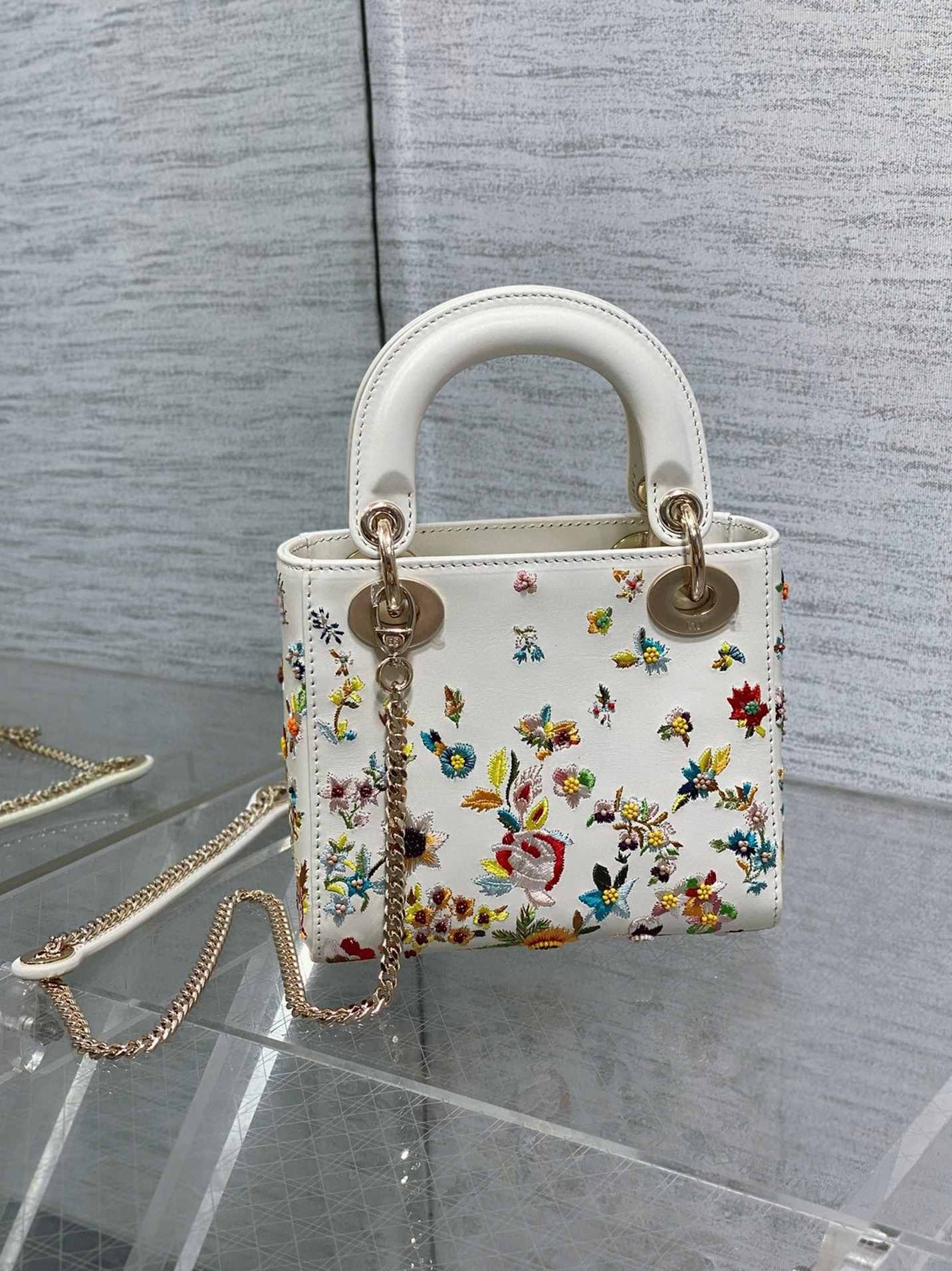 D10r Lady D10r Mini Bag Knockoff in White Calfskin with Multicolor Small Flowers