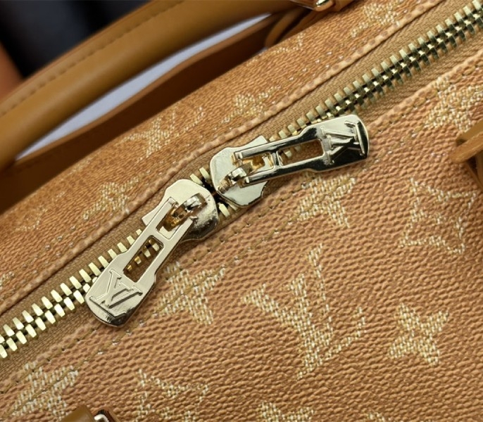 L0vis Vvtt0n Monogram Heritage Canvas Keepall Bandouliere 55 In Yellow