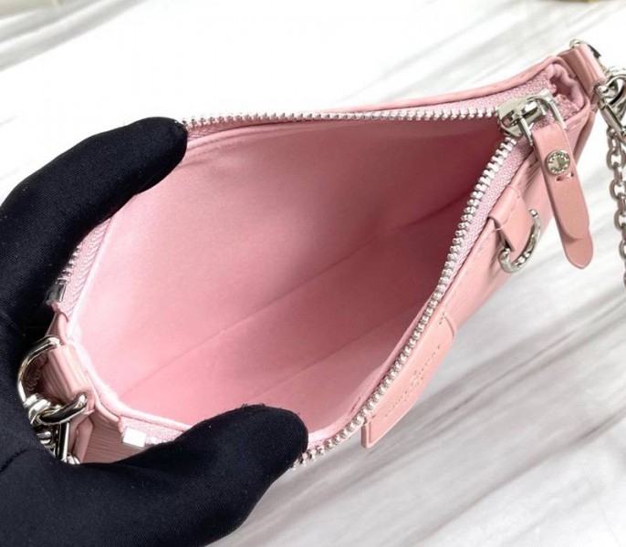 L0vis Vvtt0n Epi Leather Easy Pouch On Strap In Rose Ballerine Pink