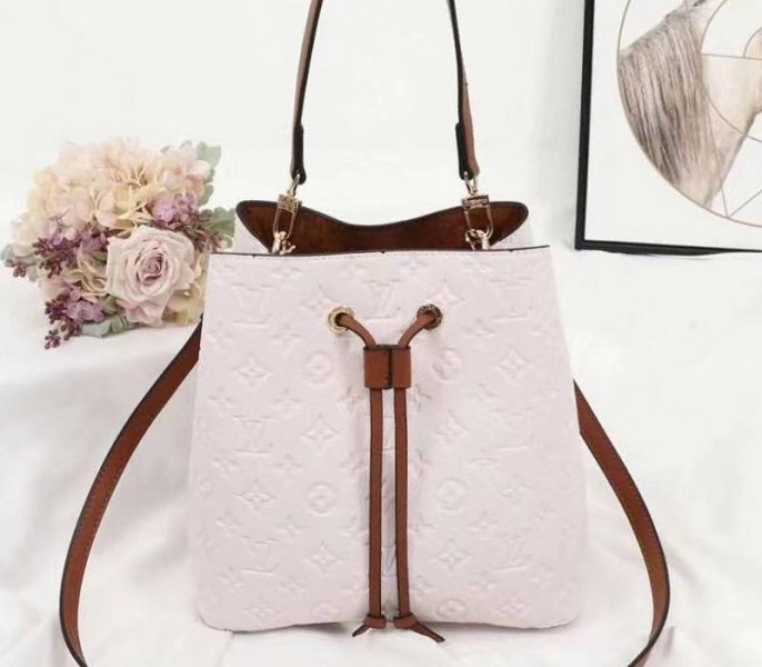 L0vis Vvtt0n Monogram Empreinte NeoNoe MM Bag In Cream