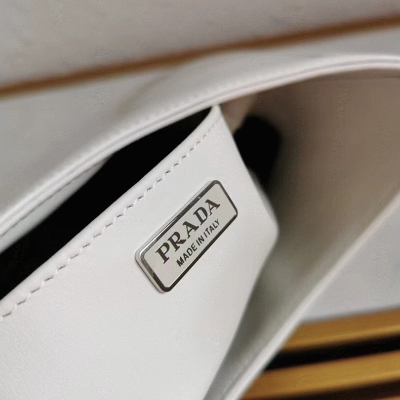 White Pra*a Cleo Small Bag Best Replica